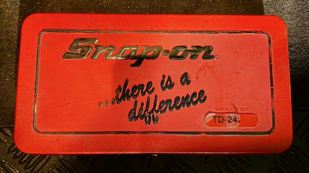Snap-on Комплект плашки и метчици 41 бр TD-2425