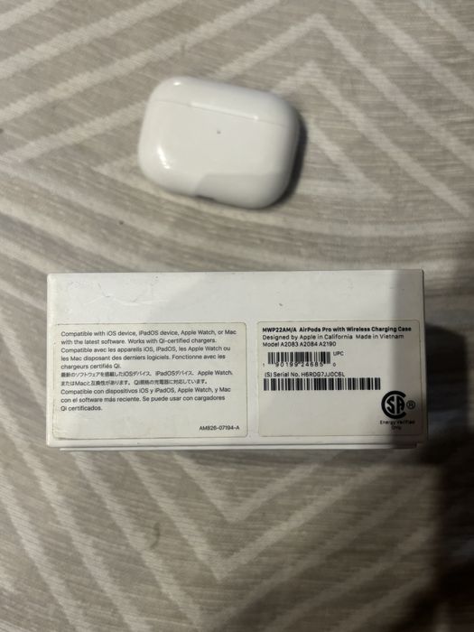 Продам кейс airpods pro