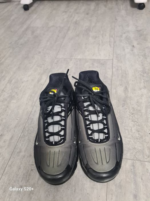Продавам маратонки NIKE TN AIR