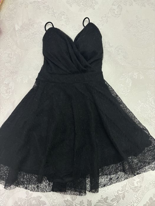 Официална черна дантелена къса рокля