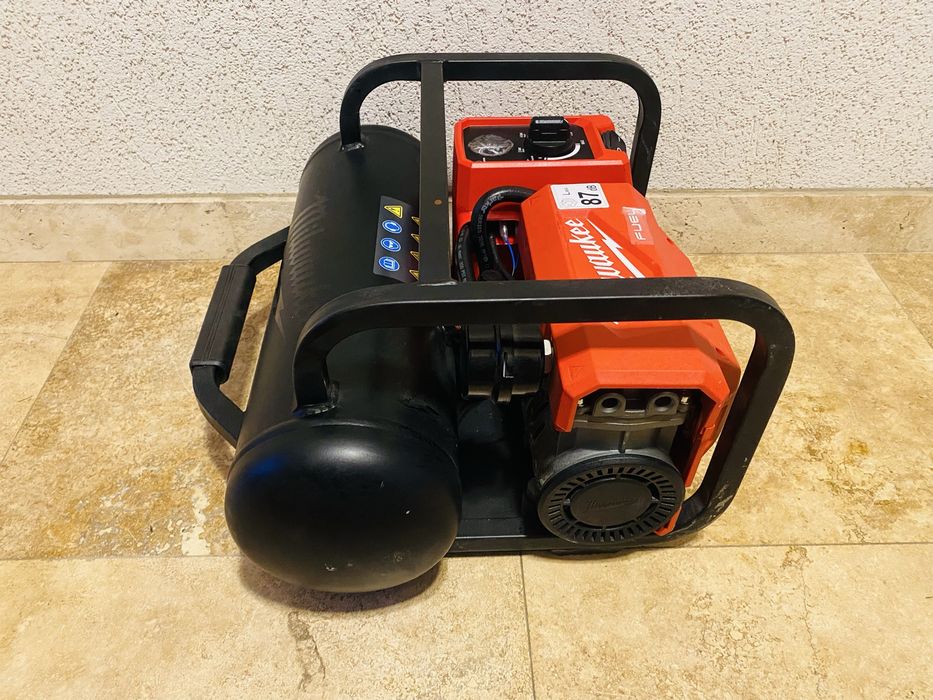 Milwaukee compresor M 18 FAC