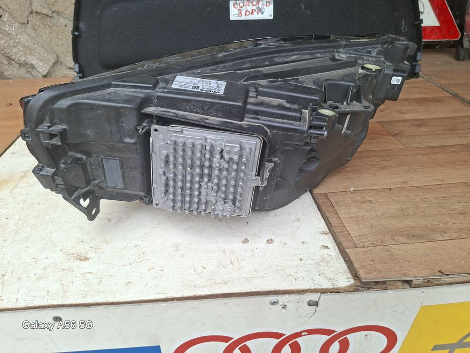 Оригинални фарове VOLVO XC 40 ляв/десен