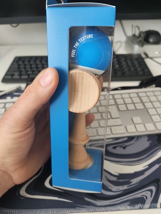 Kendama Krom Pop ediție limitată cu semnătura XRemus, noua, nejucata