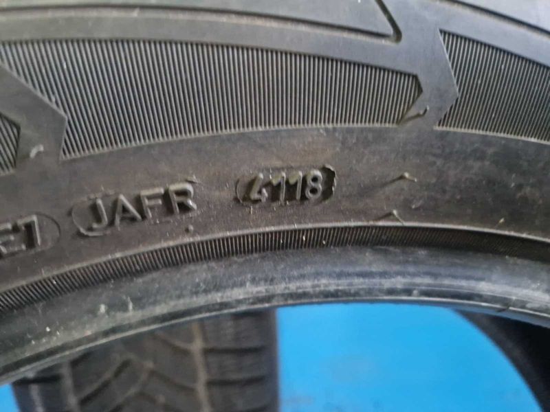 2 Goodyear R19 235/55
зимни гуми DOT4118