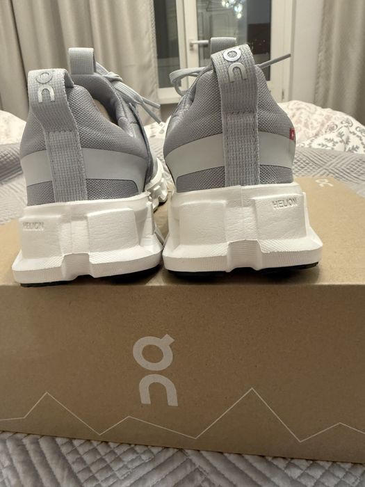 Продам оригинал ON кроссовки