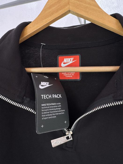 Bluza neagra nike cu guler