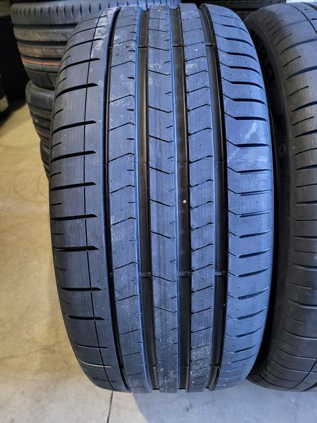 325/30/23//285/35/23 PIRELLI Lamborgini Urus