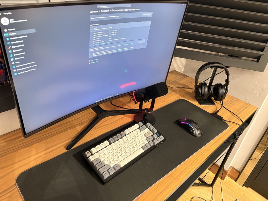 Продается Монитор Samsung C32GJ5x