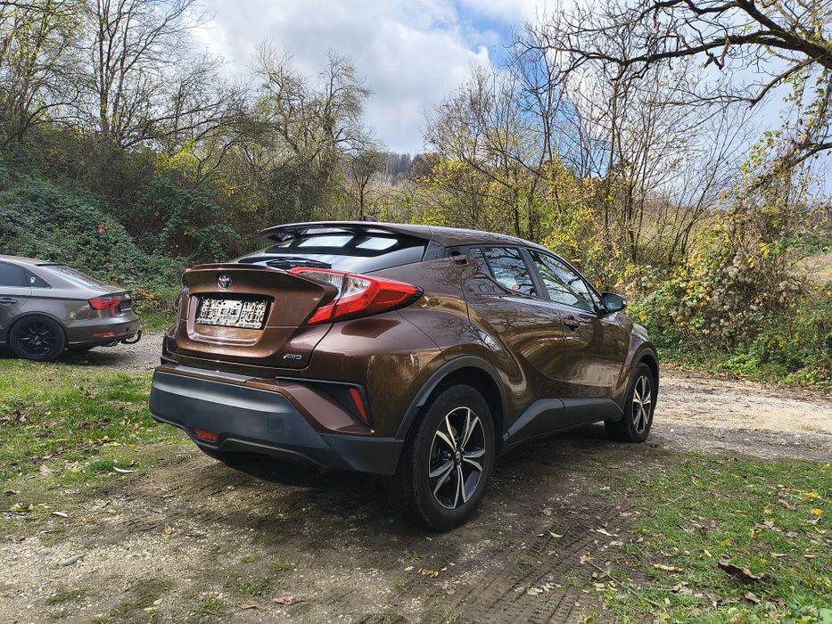 Toyita C-HR, 2017 г., 4х4, 70 000 км.