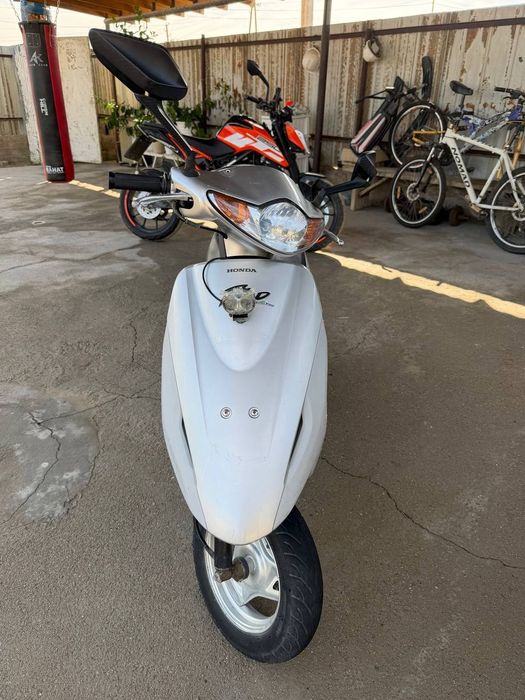 Мопед Honda dio af 57