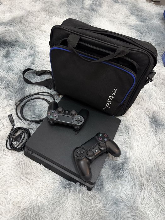 Продам новую PS4