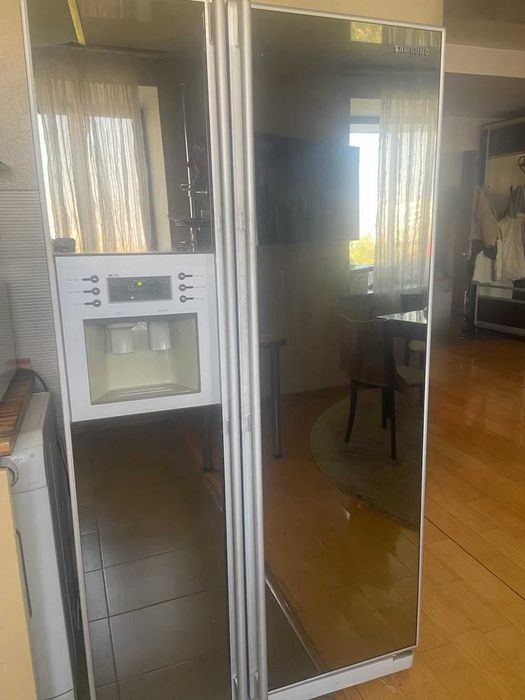 Холодильник Samsung