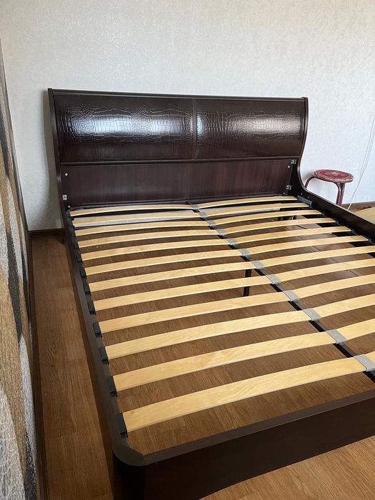 Продам спальный гарнитур