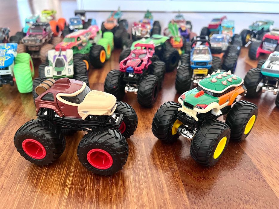Colectie Monster Truck Hot Wheels - 35 bucati