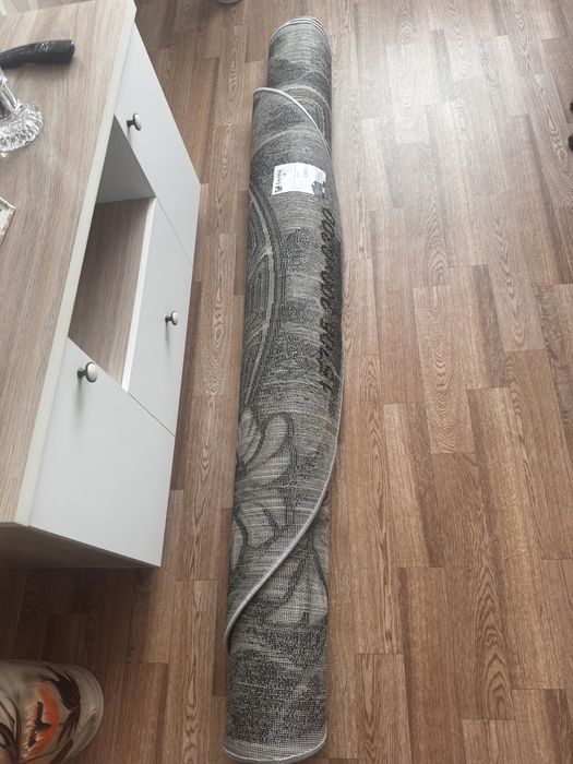 Продам ковёр новый