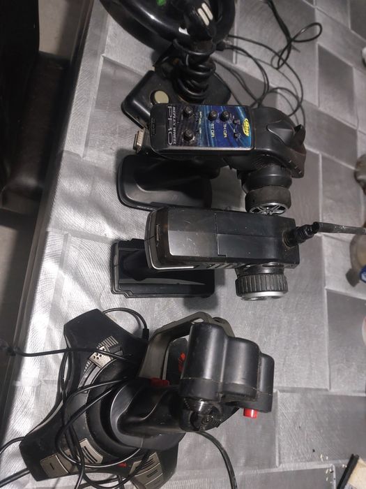 Volan gaming si manete