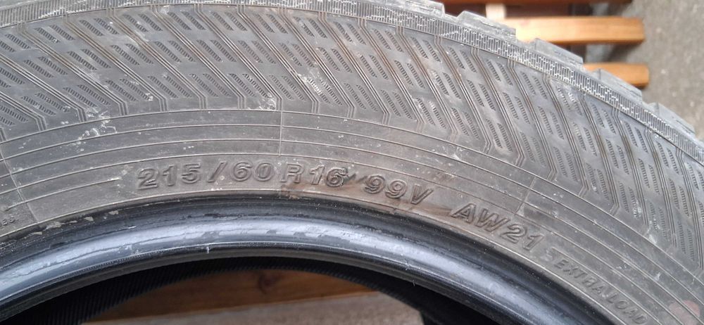 2 бр. Гуми Yokohama 215 60 16