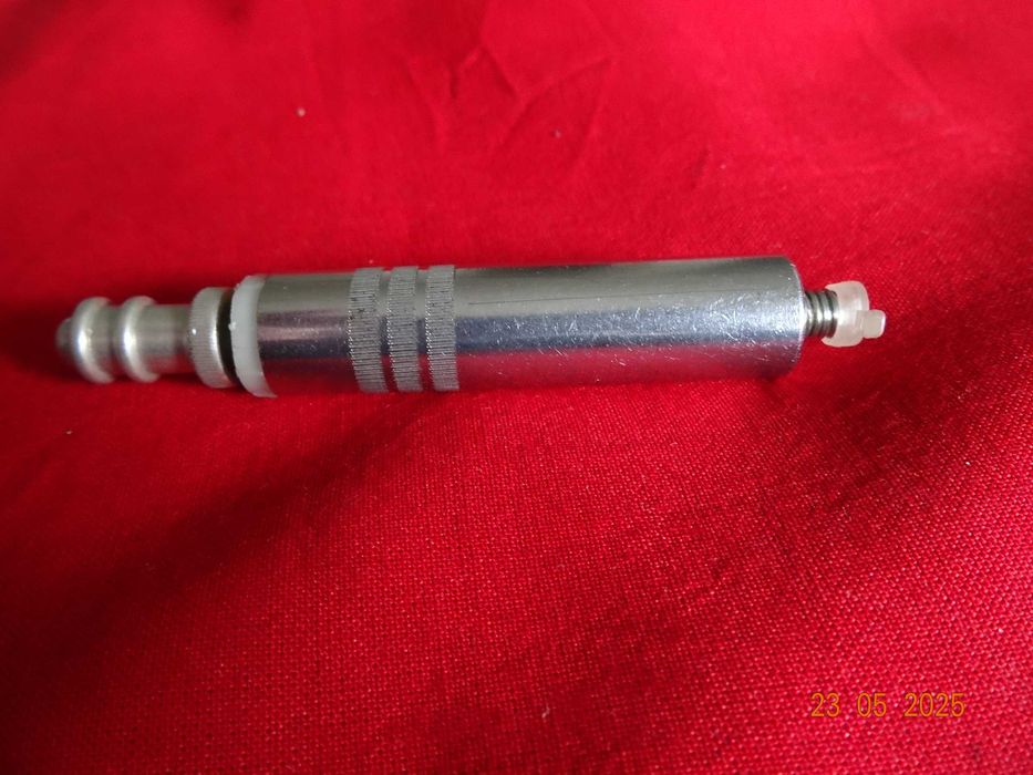 Seringa militara in dotarea soldatilor din anul 1960