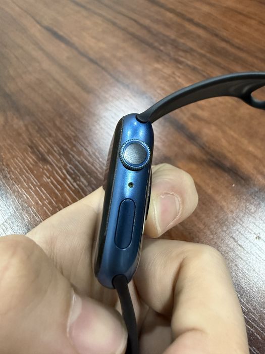 Iwatch 7/45 mm blue sotiladi