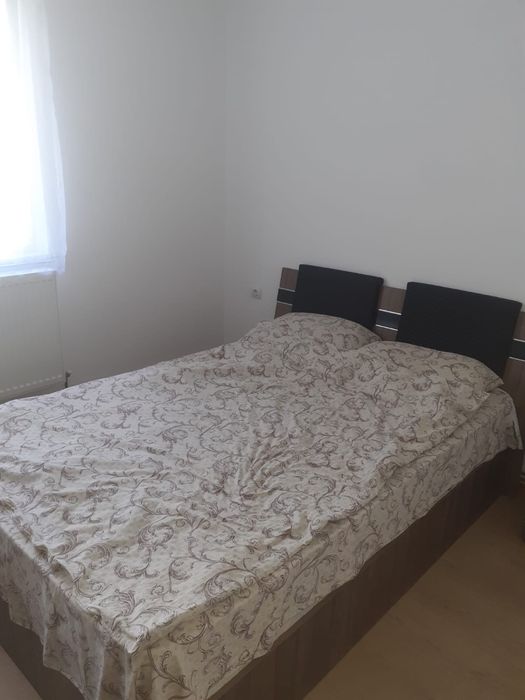 Inchiriez apartament
