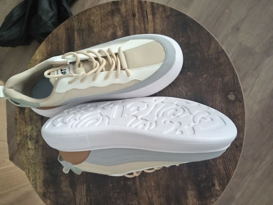 Vând pantofi sport casual pt barbati