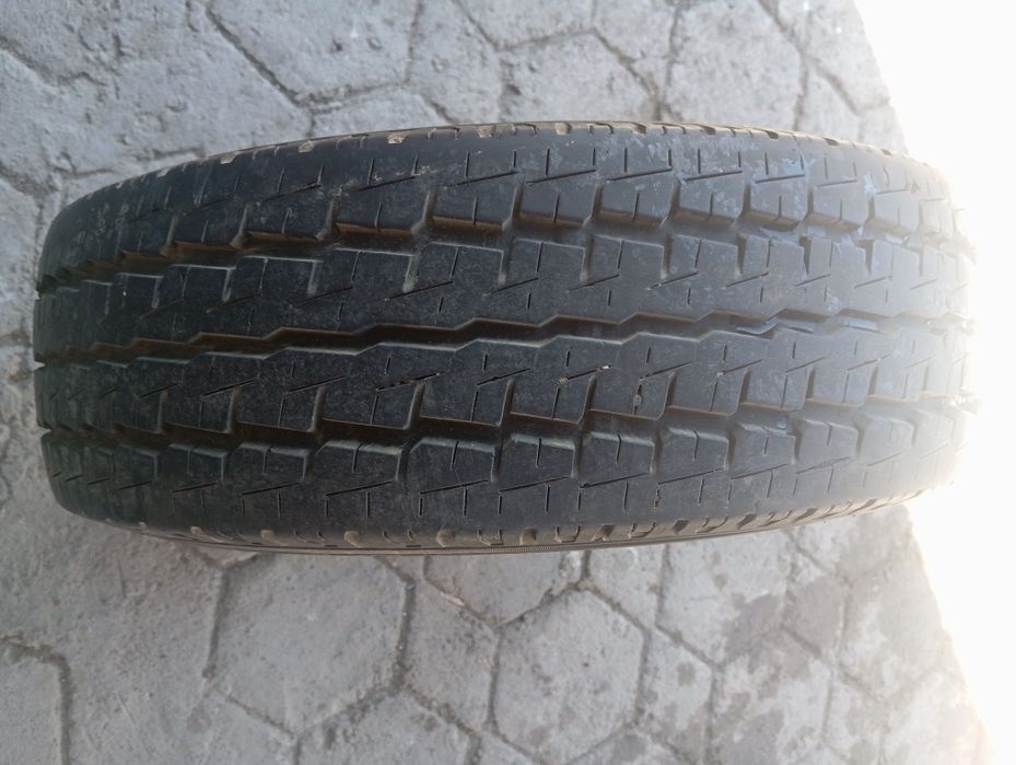 Продам одну летнюю шину