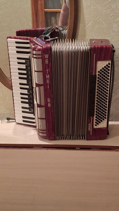 Продам аккордеон немецкий