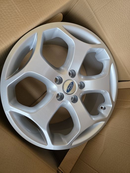 Jante de aliaj pentru Ford pe 17 marca rc wheels  model  333