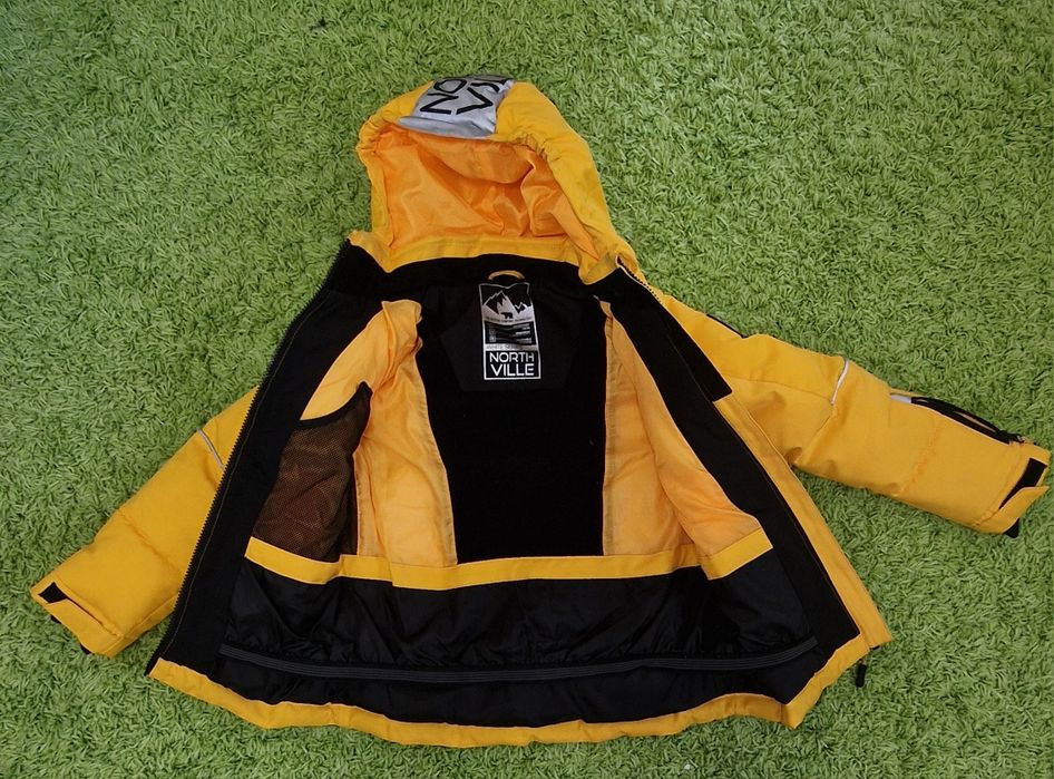 Geacă ski purtată de câteva ori