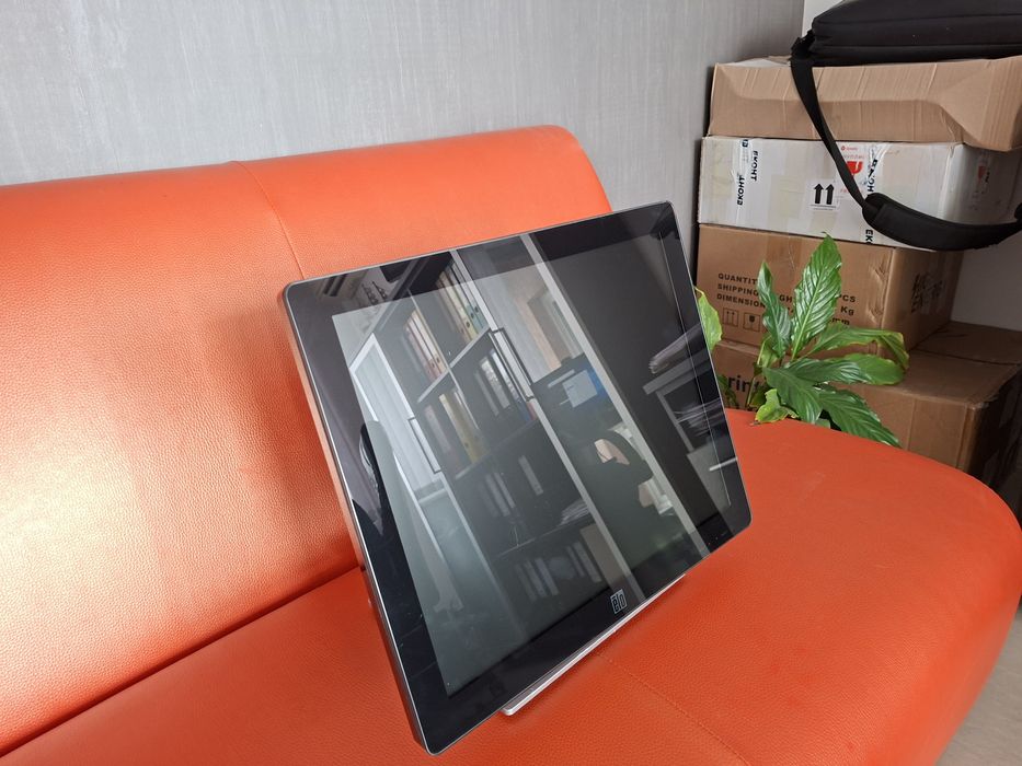 Тъч скрийн монитор ELO ET1717LK за магазини и ресторанти