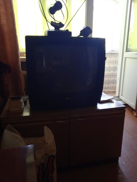 Телевизор LG б/у