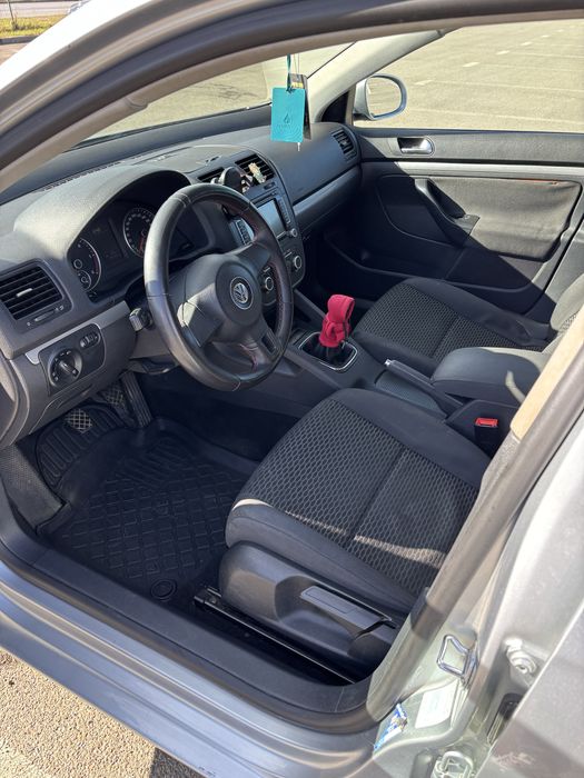 Vând vw jetta euro 5