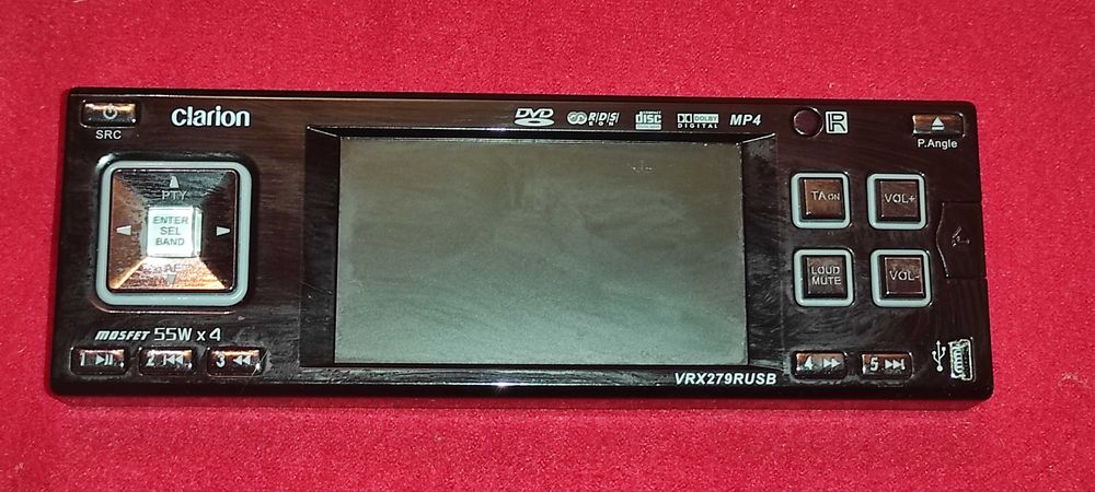 PT. Auto. FATA ( numai fata )  RADIO / DVD. CLARION model VRX279R USB.