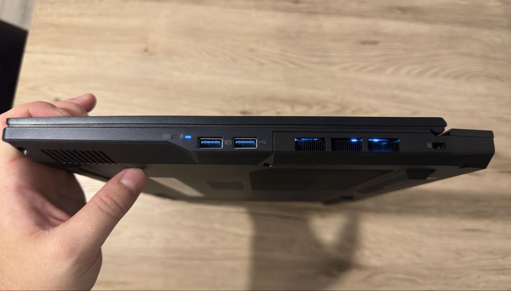 Laptop gaming -Acer Predator – RTX 5070 Ti 12GB | Ultra 9 275HX | 32GB DDR5 | 2TB SSD | 240Hz