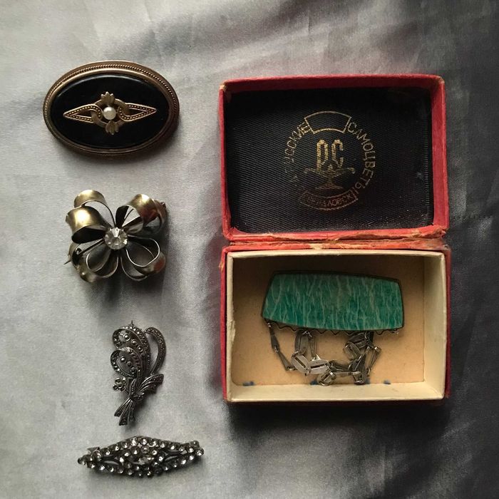 Серебряные брошки старинные