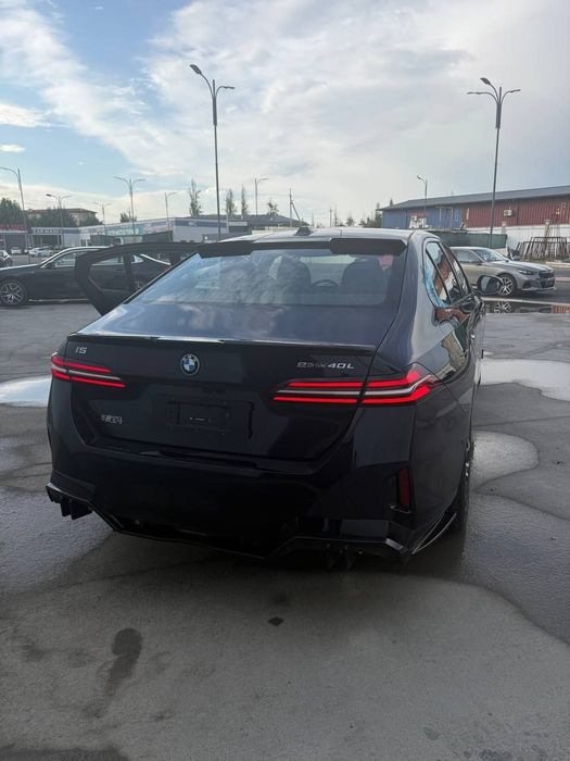 BMW i5 eDrive40L 2025