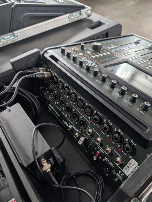 Mixer Digital Studiomaster Digilive 16