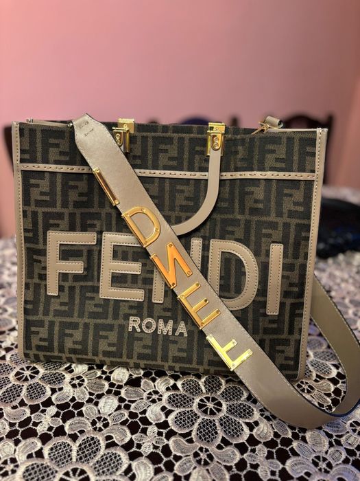 geanta fendi,pretul este negociabil