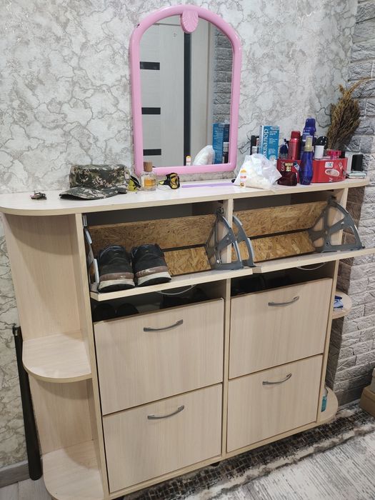 Продам обувницу в хорошем состоянии