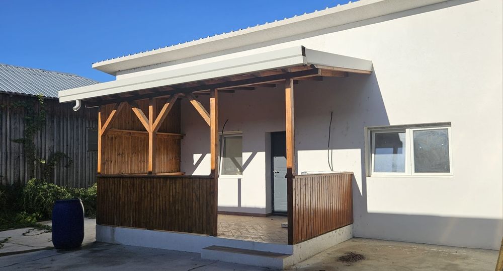 Vând hală cu birouri și teren betonat (50% cotă indiviză), Odobești,VN