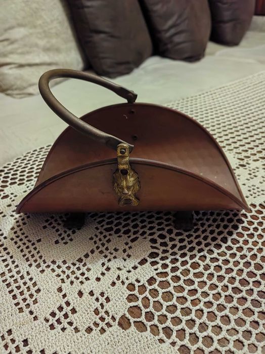 Медна кошница за дърва