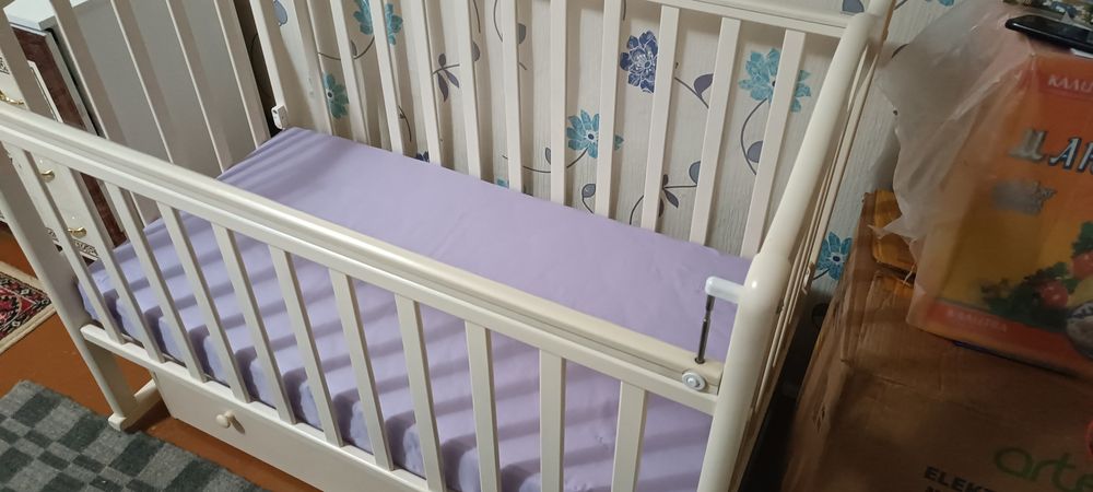Детская кроватка - качалка