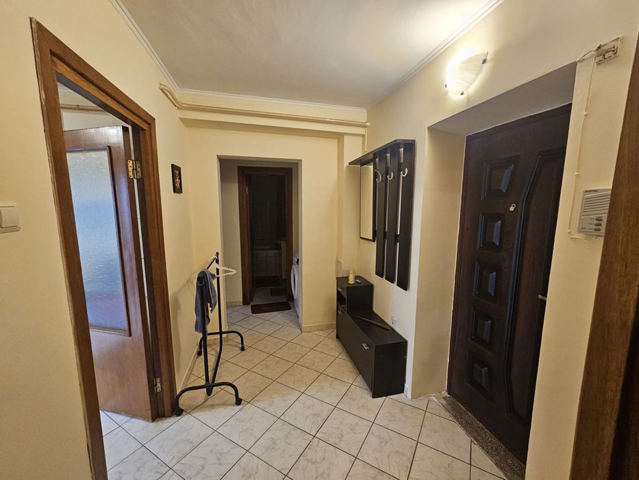Inchiriez apartament buzaului etaj 1