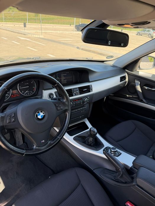 Vand bmw e90 facelift IMPECABIL