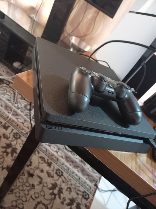 PS4 slim ideal o'yinlari bor yangi djoystik bor plombasi bor