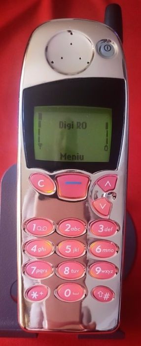 Nokia  5110 Cylon ( decodat, aproape impecabil)