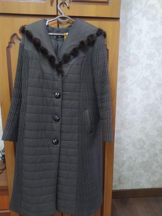 Пальто ,плащ продам