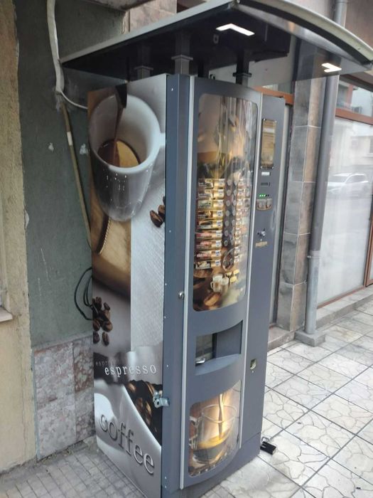 Кафе-автомат в отлично състояние