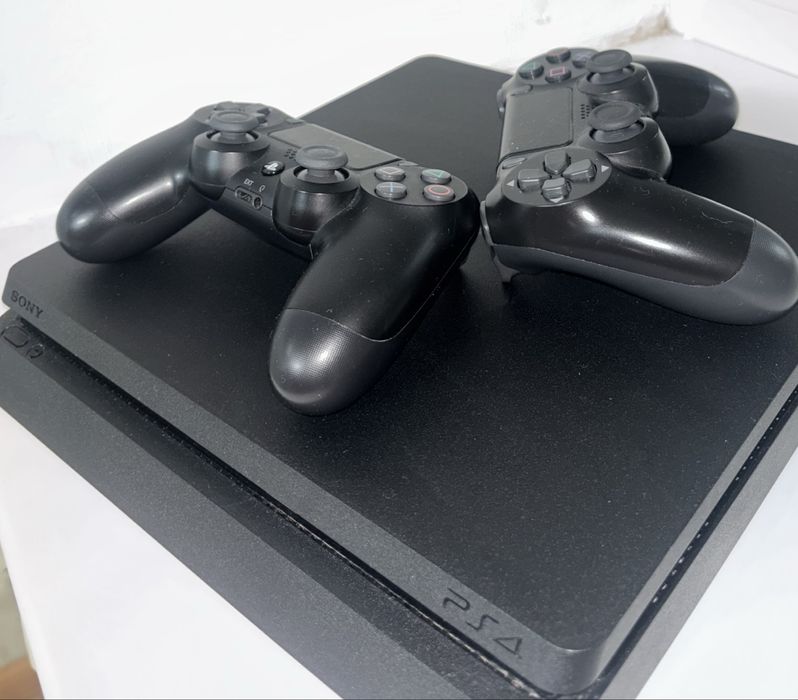 Ps 4 1TB с 6 играми