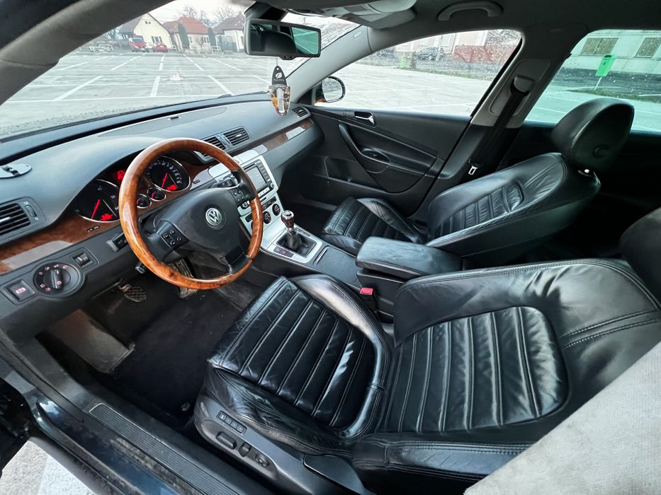 Vand Volkswagen Passat B6 Break Highline 2.0TDI din 2007 foarte DOTAT!